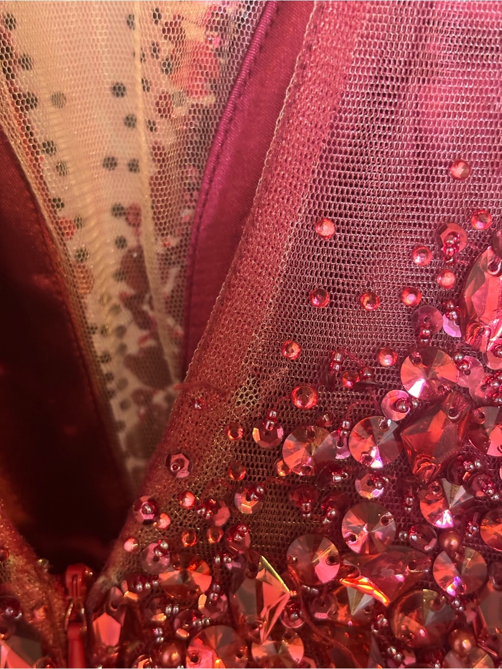 Val Stefani Burgundy Sequin Beaded Formal Prom Gown Dress Women’s Size 4 - Picture 5 of 15
